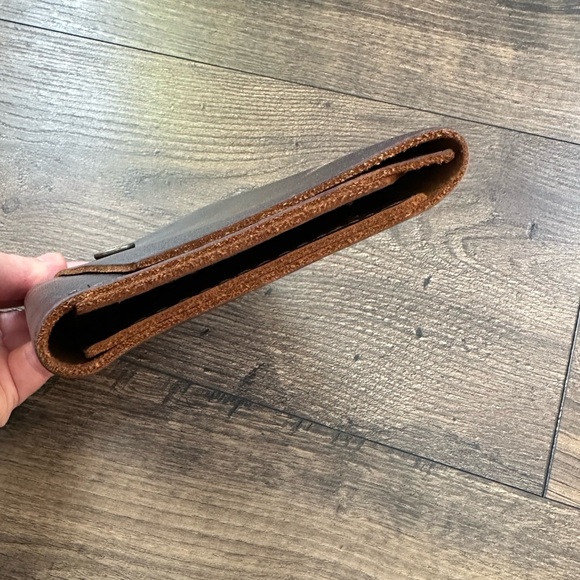 NWT GRIZZLY Portland Leather “Premium” Rancher Wallet - Picture 4 of 4